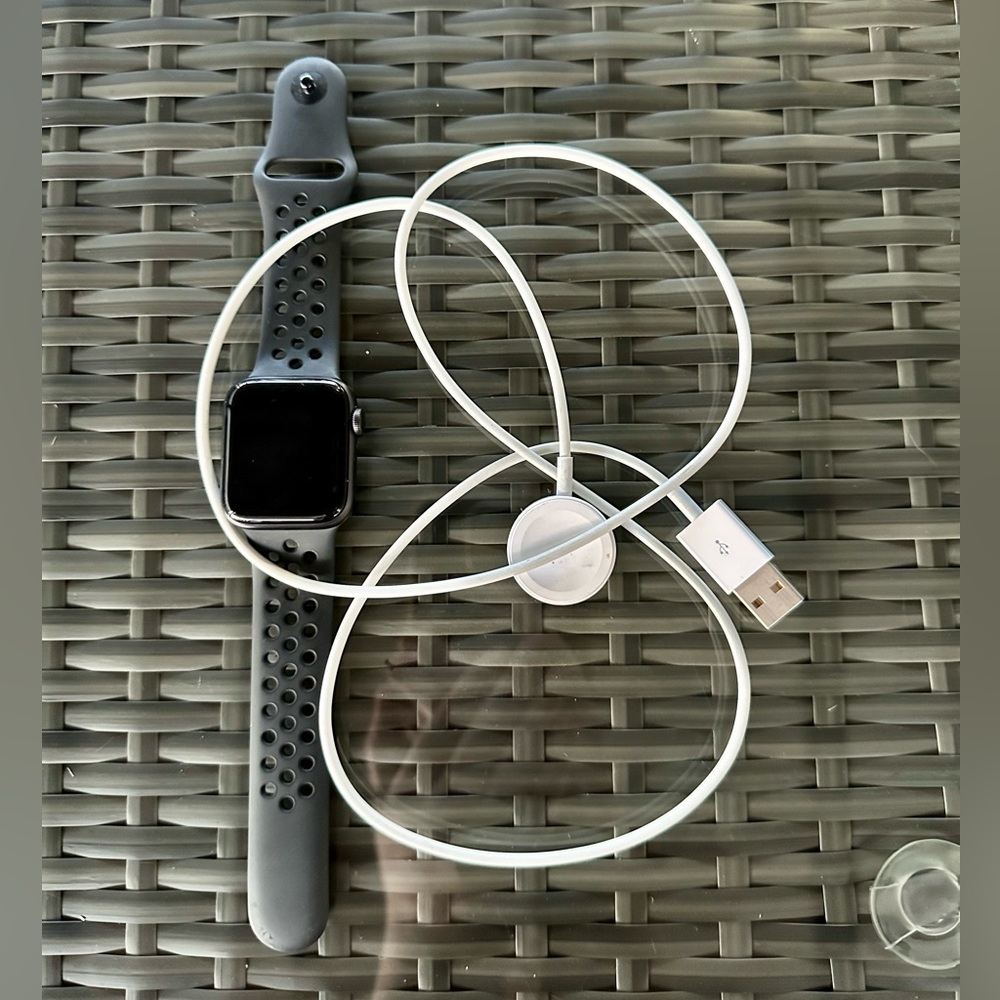 Apple Watch SE Nike Edition